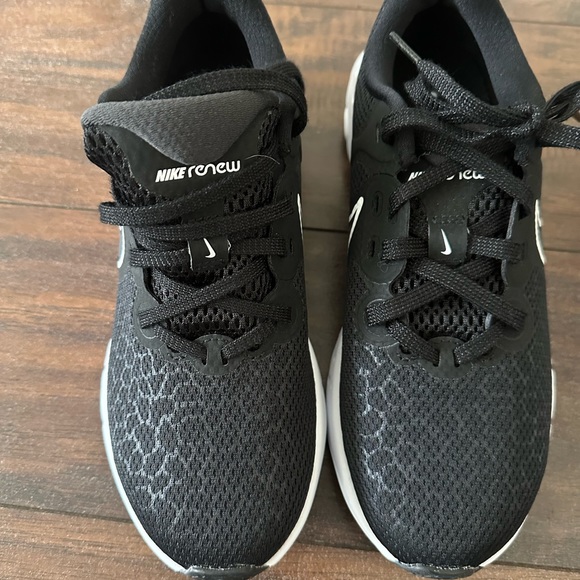 Nike Renew - Picture 2 of 3